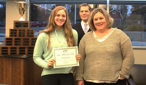 Briggs races past state records